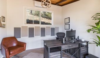 2106 Lakeshore Dr, Agoura Hills, CA 91301