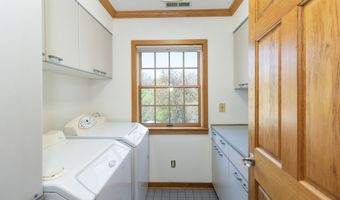 9 Howd Ave, Branford, CT 06405