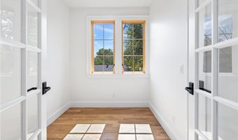 1016 NW A St, Bentonville, AR 72712