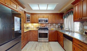 220 S Linhaven Cir, Anaheim, CA 92804