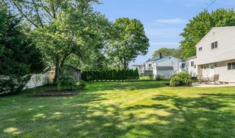520 East Rd, Belford, NJ 07718