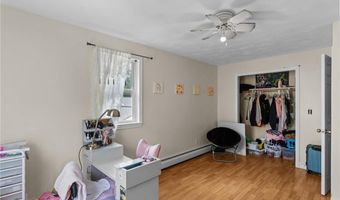 16 Spectacle Ave, Warwick, RI 02888