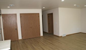 915 S 9th St, Aberdeen, SD 57401