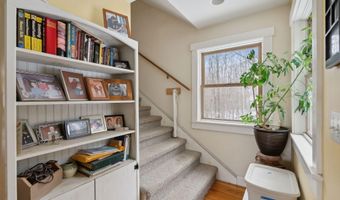 30 Pine Tree Ln, Augusta, ME 04330