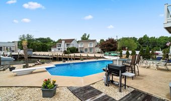 54 Storm Jib Ct, Bayville, NJ 08721