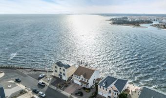 29 Bowsprit Dr, Bayville, NJ 08721