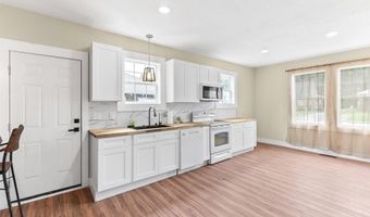 587 Robert Henry St, Macon, GA 31206