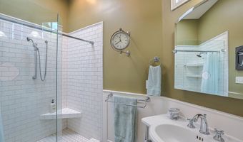 1724 AVENIDA ALTURAS NE, Albuquerque, NM 87110