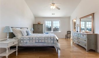 56 Marine Dr, Narragansett, RI 02882