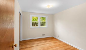 85 Sachem Rd, North Kingstown, RI 02852