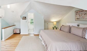 35 Anna Olivo Ct, Narragansett, RI 02882