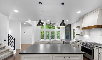 32 Warwick Dr, Bella Vista, AR 72714