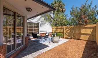 1193 LINKSIDE Ct E, Atlantic Beach, FL 32233