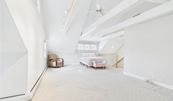 30 Taggart Ct, East Greenwich, RI 02818