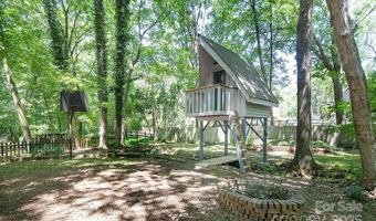 7608 Zermatt Ln, Charlotte, NC 28226