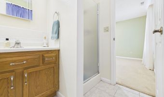 4317 Heathrow Dr, Anderson, IN 46013