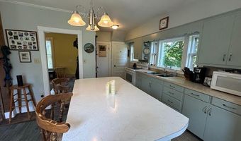 98 Bayview St, Belfast, ME 04915