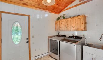 706 Hall Rd, Clay, PA 16001
