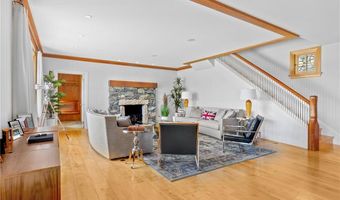 294 Ocean Ave, Newport, RI 02840
