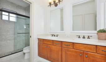 5318 LOON NEST Ct, Apollo Beach, FL 33572