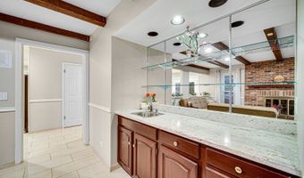 320 Brampton Ln, Arlington Heights, IL 60004