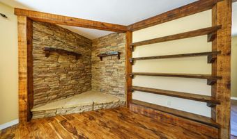 147 Pleasant Hills Rd, Batesville, AR 72501