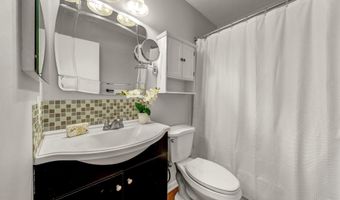 44136 SHADY GLEN Ter, Ashburn, VA 20147