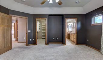 907 Sandalwood Dr, Altoona, WI 54720