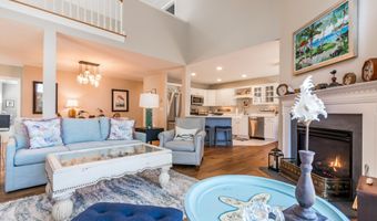 13 Hollyhock Knoll Ct 13, Bourne, MA 02532