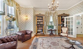 287 Gibbs Ave, Newport, RI 02840