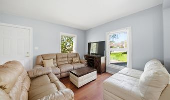 912 Greene St, Adel, IA 50003