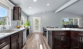 308 E HUMBOLDT St, Bingen, WA 98605