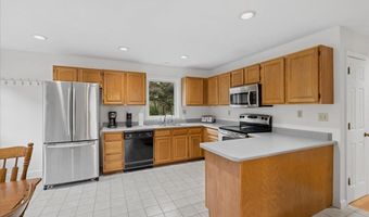 240 Sandown Rd, Chester, NH 03036