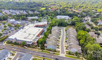 5052 Lesleewood Ct, Charlotte, NC 28226