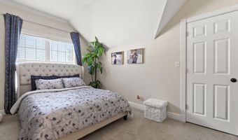 2013 Pointe Clear Dr, Biloxi, MS 39531