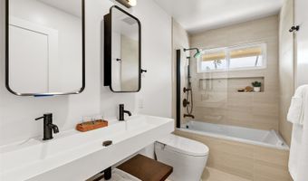 1251 Kainui Dr, Kailua, HI 96734