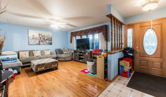 1527 W Holtz Ave, Addison, IL 60101