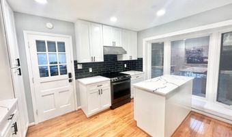 4816 DODSON Dr, Annandale, VA 22003