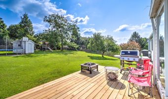 235 Aberdeen Dr, Algonquin, IL 60102