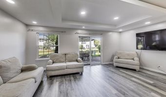 802 N Tamarac Blvd, Addison, IL 60101