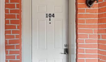 104 R St NE B, Washington, DC 20002