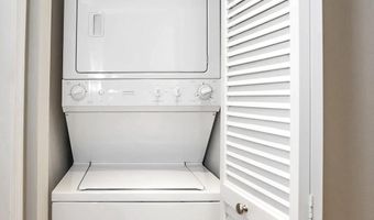 4079 S FOUR MILE RUN Dr 402, Arlington, VA 22204