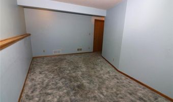 141 Strese Ln, Apple Valley, MN 55124