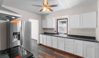 809 N DURKEE St, Appleton, WI 54911