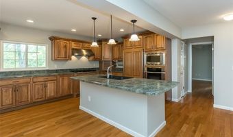 693 Woodrun Ct, Ballwin, MO 63021