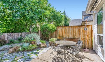 20820 YOSEMITE St, Aurora, OR 97002