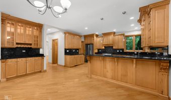 1017 E Red Oak St, Addison, IL 60101