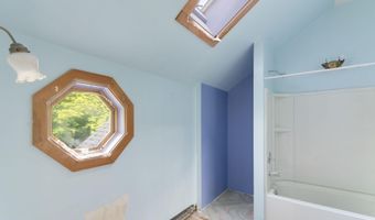 25-27 Gingko Ln, Brattleboro, VT 05301