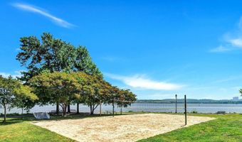 1857 POTOMAC GREENS Dr, Alexandria, VA 22314