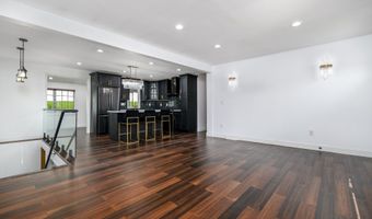 3 Henso Dr, Danbury, CT 06811